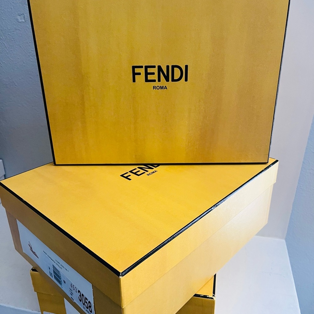 Fendi Golden Yellow Box Set - Picture 2 of 5